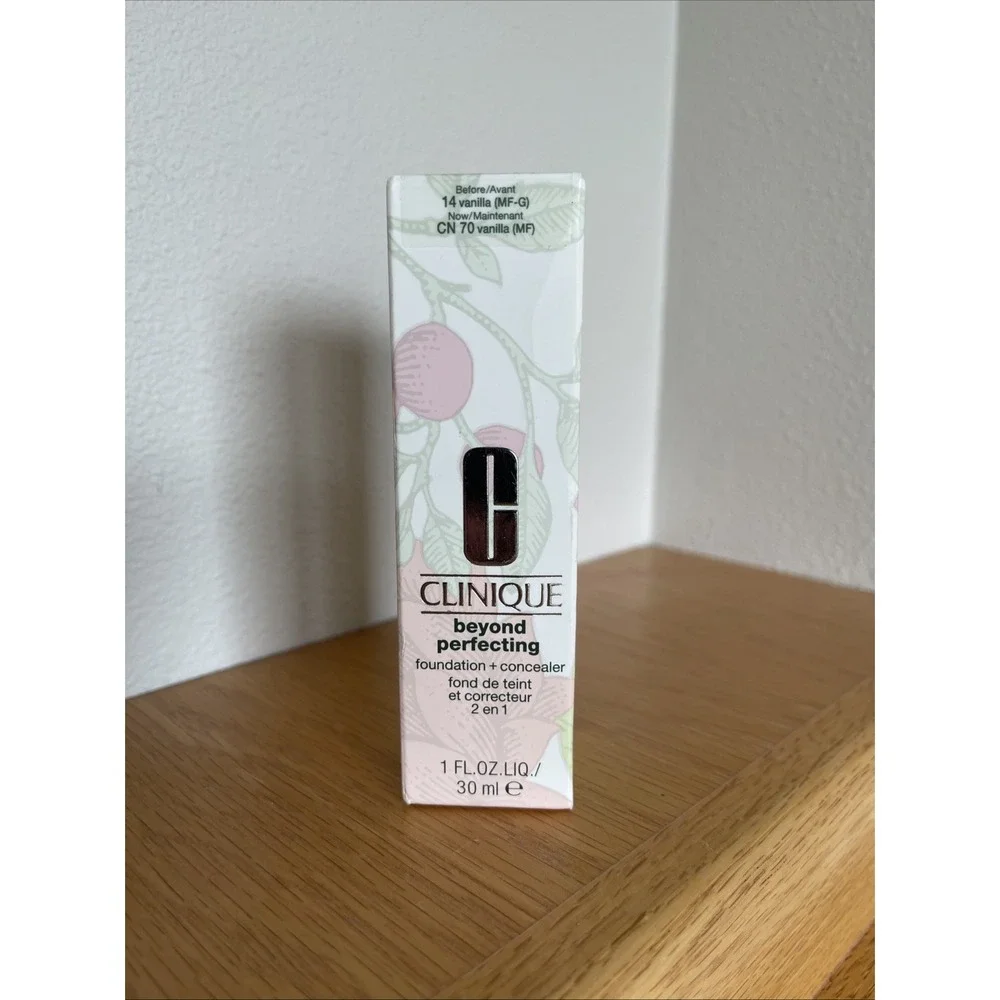 Clinique Beyond Perfecting Foundation + Concealer 14 Vanilla CN 70 2 IN 1 Makeup
